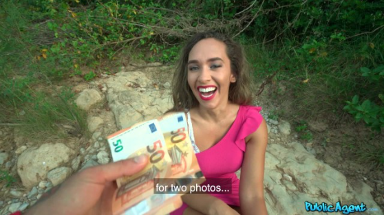 Azgın Kız Paraya Hayır Diyemiyor Türkçe Altyazılı